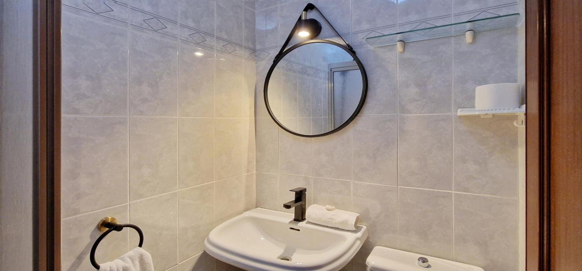 Cosma House Otel Hinojedo Oda fotoğraf
