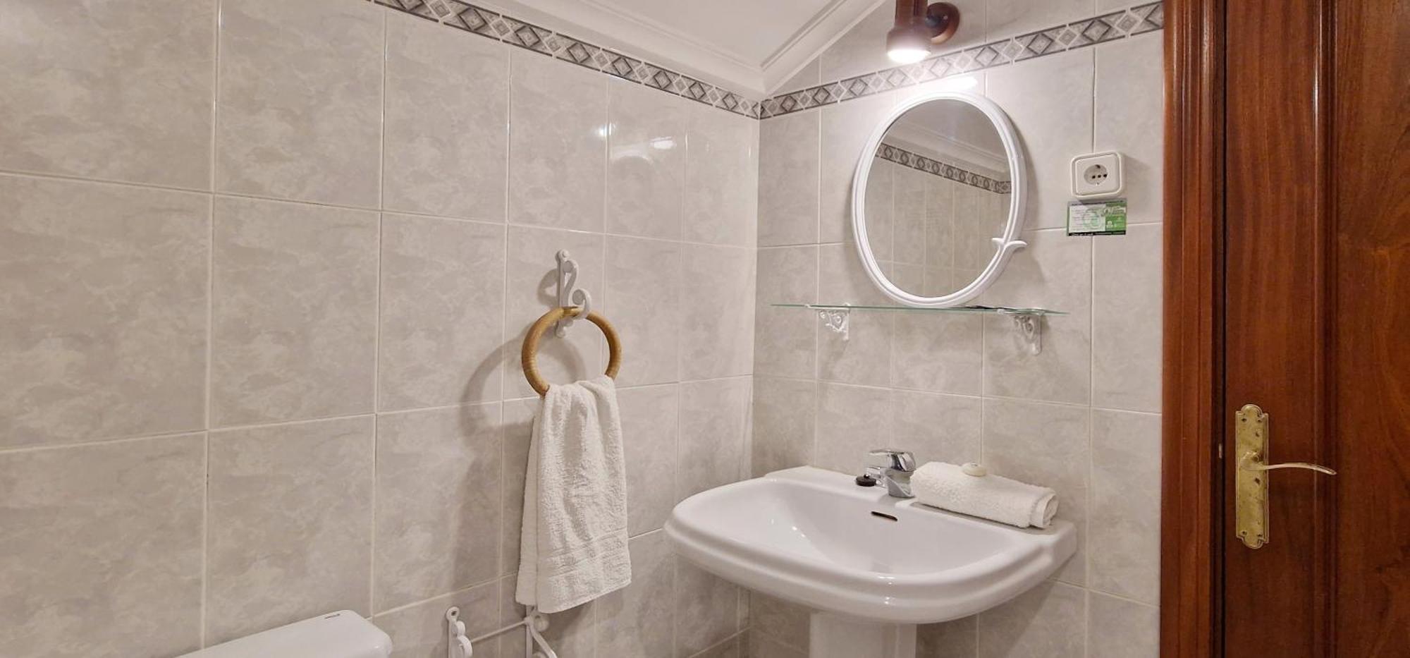 Cosma House Otel Hinojedo Oda fotoğraf